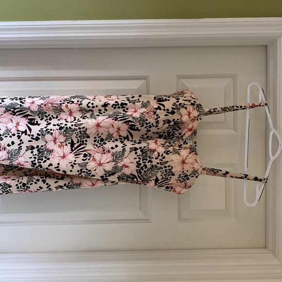 Small strap midi dress - Picture 2 of 3